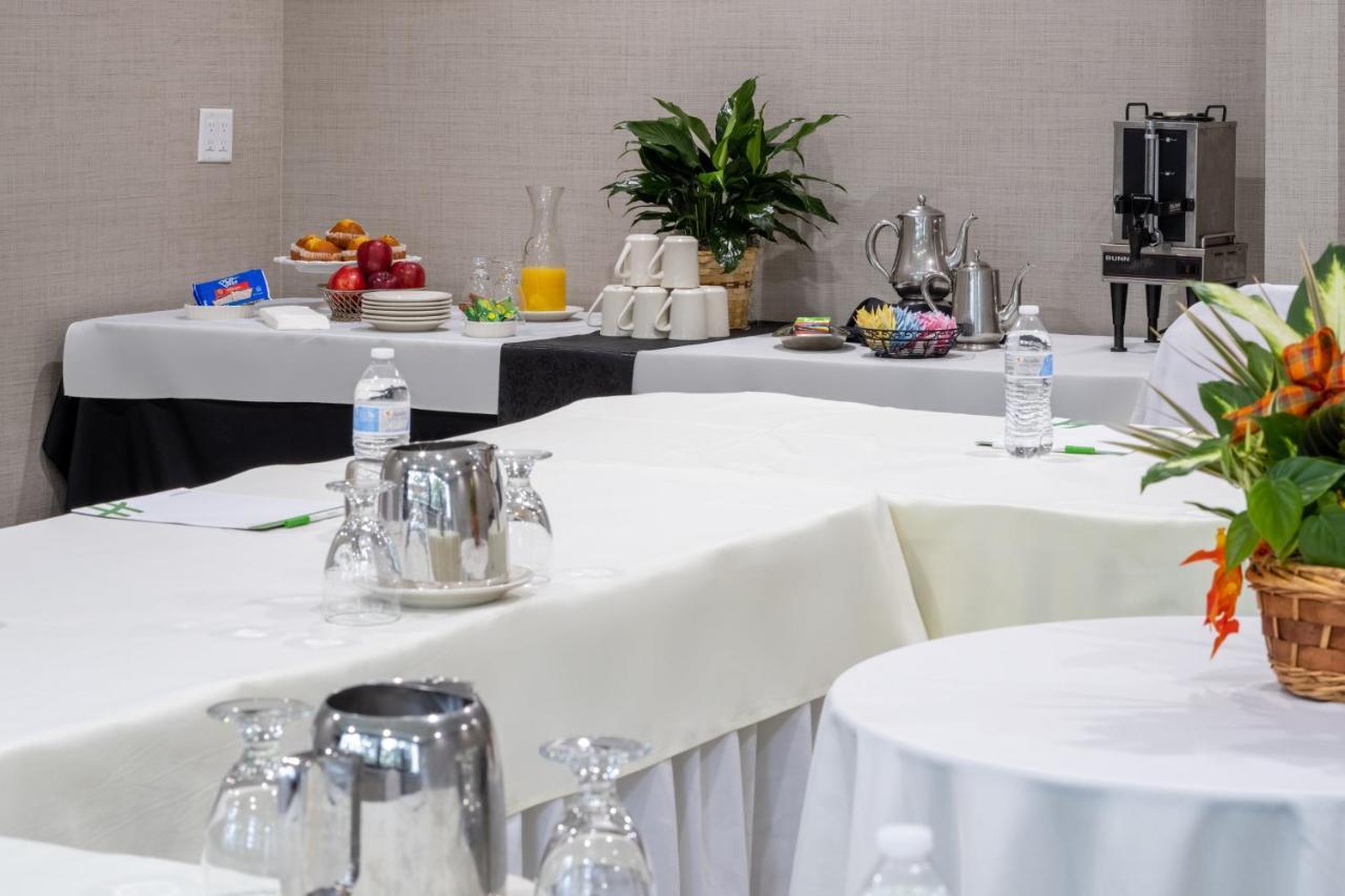 Holtsville Holiday Inn - Long Island - Islip Arpt East By Ihg מראה חיצוני תמונה